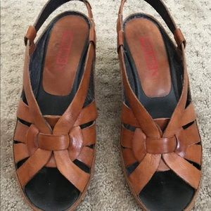 Women’s Pikilino Sandals size 5